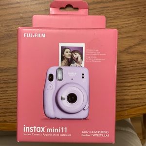 BRAND NEW instax mini 11 Polaroid